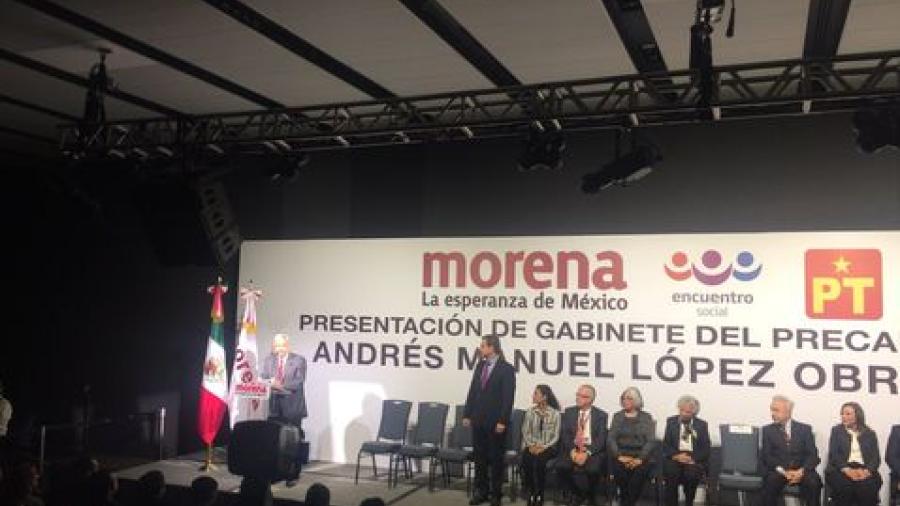 Inicia AMLO precampa&ntilde;a presentando su gabinete