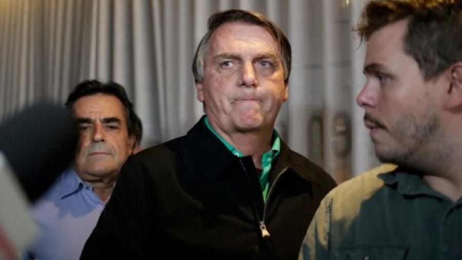 Policía de Brasil acusa a Bolsonaro de falsificar datos de vacunación Covid-19