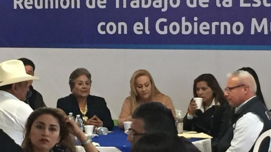 Se reúne sector educativo con gobierno local para evaluar necesidades en escuelas