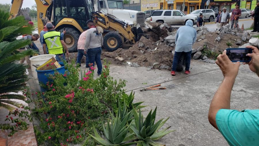 Abren vialidad cerrada por 20 años, por residentes del Fraccionamiento Victoria 