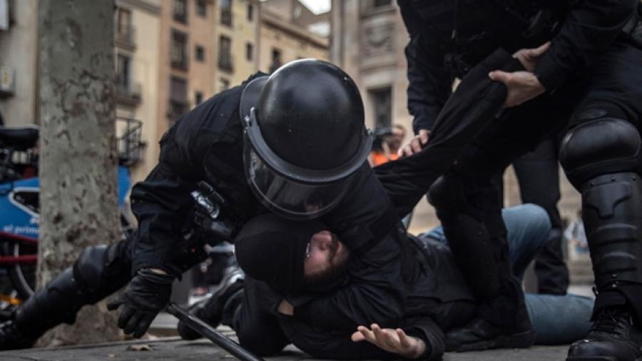 Van 32 heridos y 11 detenidos por protestas en España