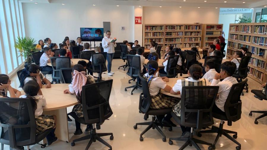 Estudiantes disfrutan y conocen acervo de Infoteca con visitas guiadas