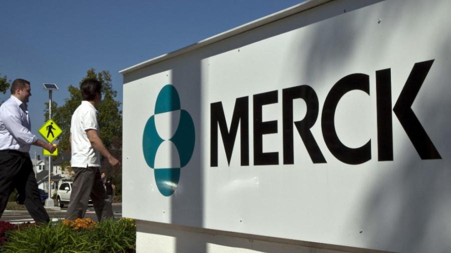 Expertos recomiendan a la FDA aprobar píldora de Merck contra el COVID-19