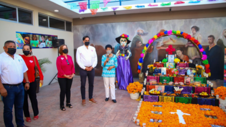 Inauguró Carlos Peña Altar de Muertos en el Centro Cultural IRCA Jarachina 