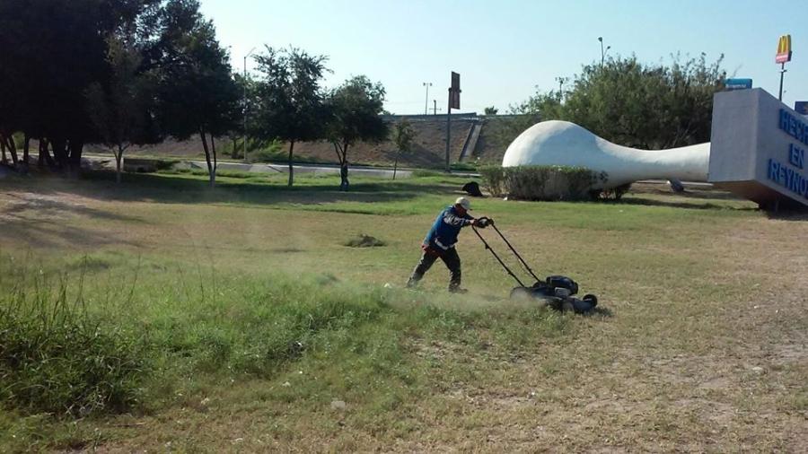 Realizan trabajos de limpieza Blvd. Morelos