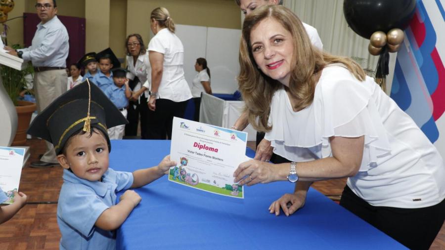 Preside Aida Feres clausura del Ciclo en los Centros  de Cuidado y Atención Infantil del sistema DIF Tampico