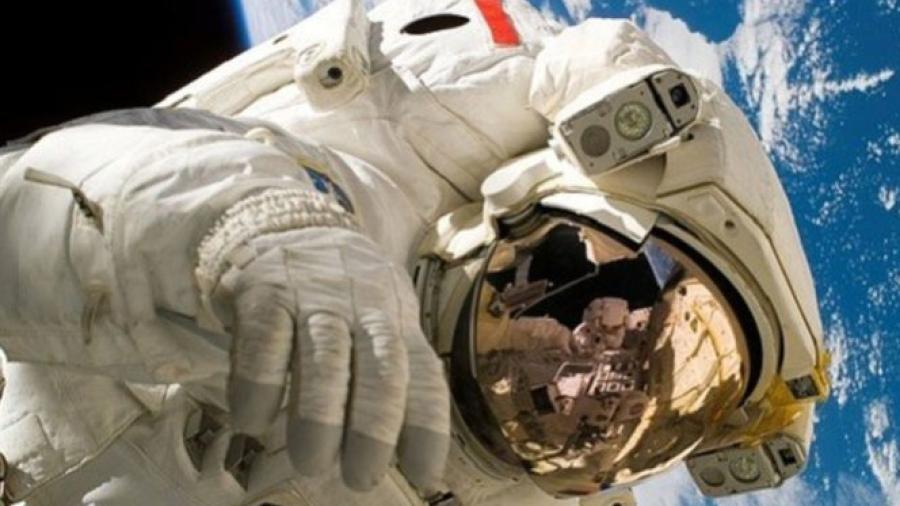 Presenta NASA traje espacial 33% más ligero