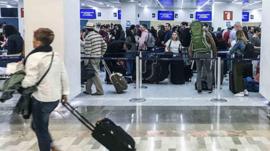 18 estudiantes que estaban en China llegan a México