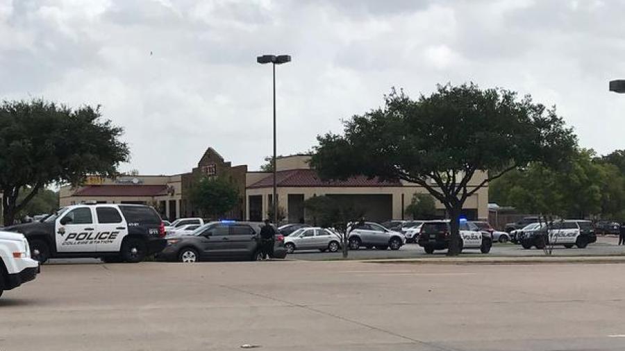 Reportan tiroteo y toma de rehenes en bar de Texas 