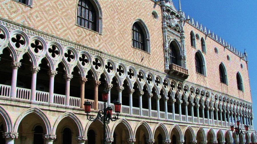 Roban joyas expuestas en el Palacio Ducal de Venecia