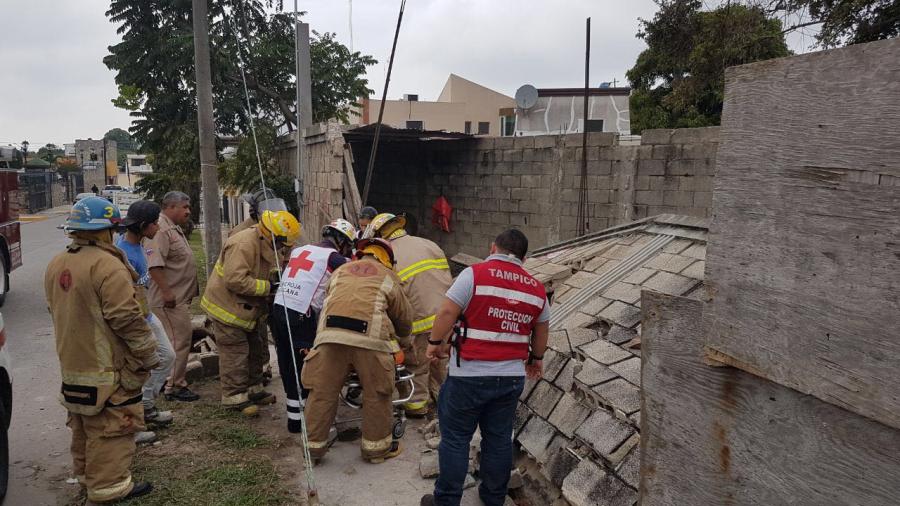 Cae barda y lesiona a un obrero de la construcci&oacute;n