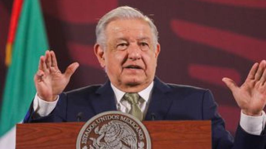 Falso, que se haya solicitado ‘moches’ a Sanjuana Martínez para campaña de Sheinbaum: AMLO