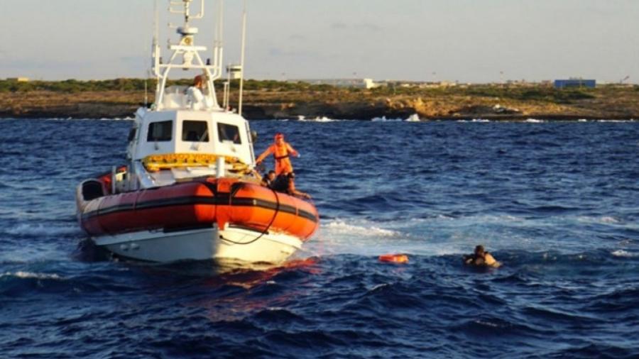 Mueren 40 migrantes en naufragio en el Mediterráneo