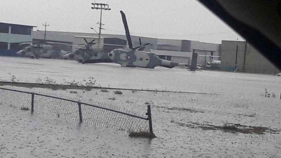 Hangar de aeropuerto de Monterrey colapsa por fuertes vientos