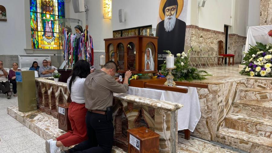 Exponen reliquias de San Chárbel en Reynosa