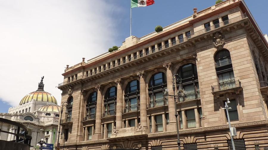Recorta Banco de México previsión del PIB para 2017 por el efecto Trump