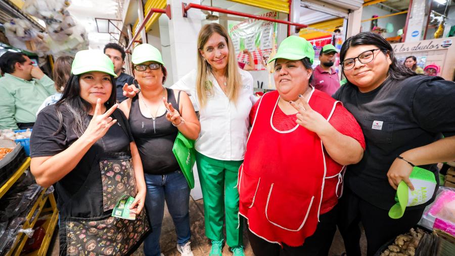 Recibió Maki Ortiz muestras de apoyo en mercado de Ciudad Madero 