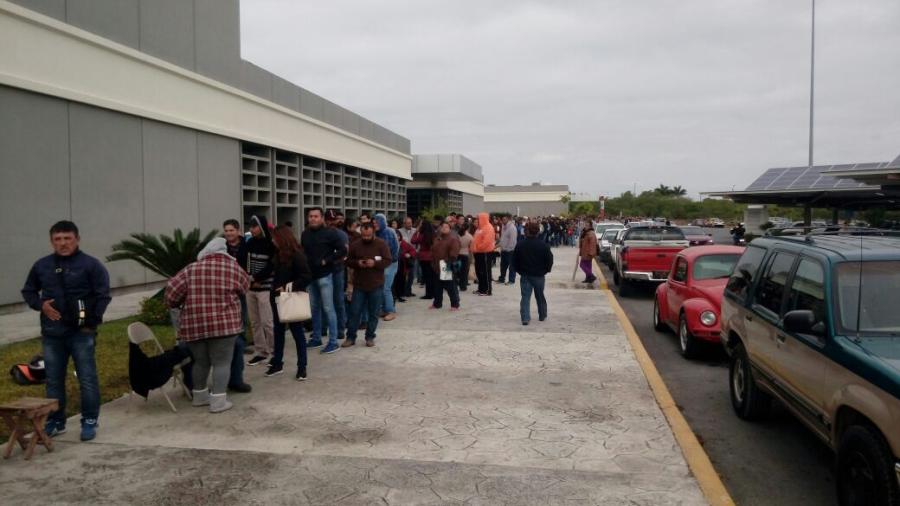 Contribuyentes saturan oficinas fiscales