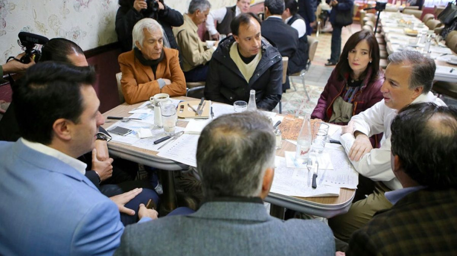J&oacute;venes queretanos reciben a Meade