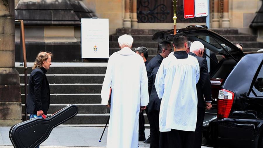 Despiden a Malcolm Young en funeral