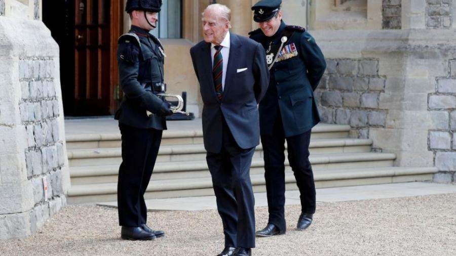 Hospitalizan al Príncipe Felipe, esposo de la reina Isabel II 'por precaución' 