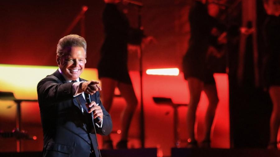 Luis Miguel cumple con concierto