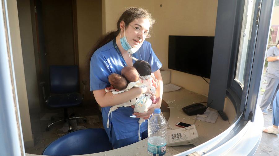 Enfermera de Beirut logró salvar a 3 bebés durante explosión 