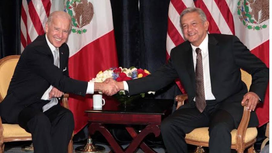 AMLO celebra iniciativa de Biden para regularizar migrantes