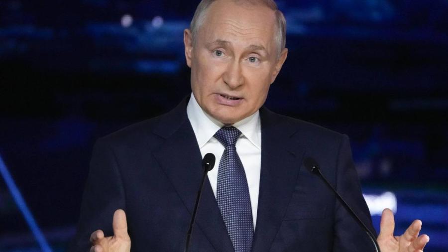 Vladimir Putin se aísla por casos de COVID-19 en su círculo