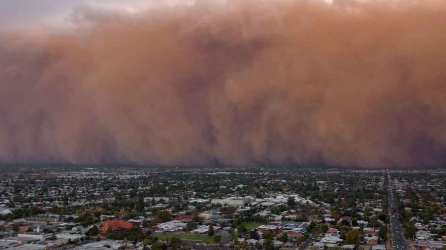 Poderosa tormenta de arena oscurece el día en Australia