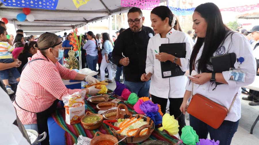 Celebran familias el Cuarto Festival del Tamal en Reynosa