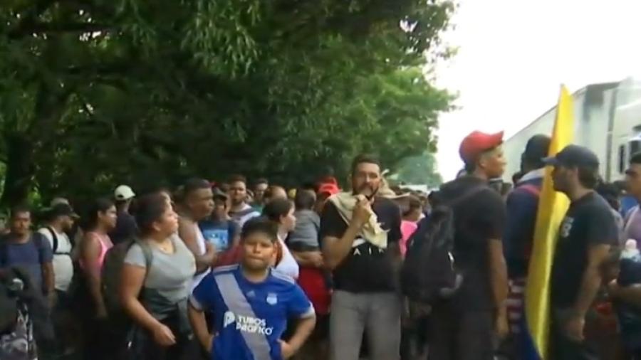 Sale caravana de Tapachula con cerca de mil migrantes 