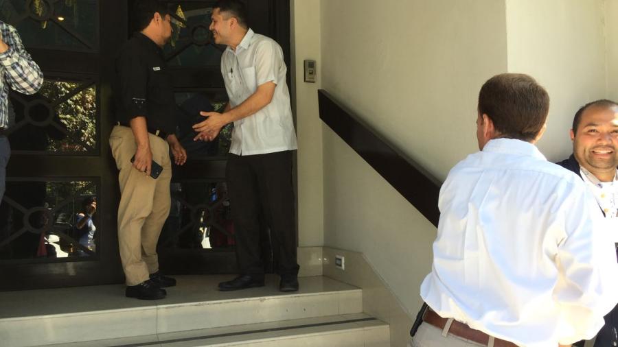 Alcalde presenta proyecto de la remodelaci&oacute;n