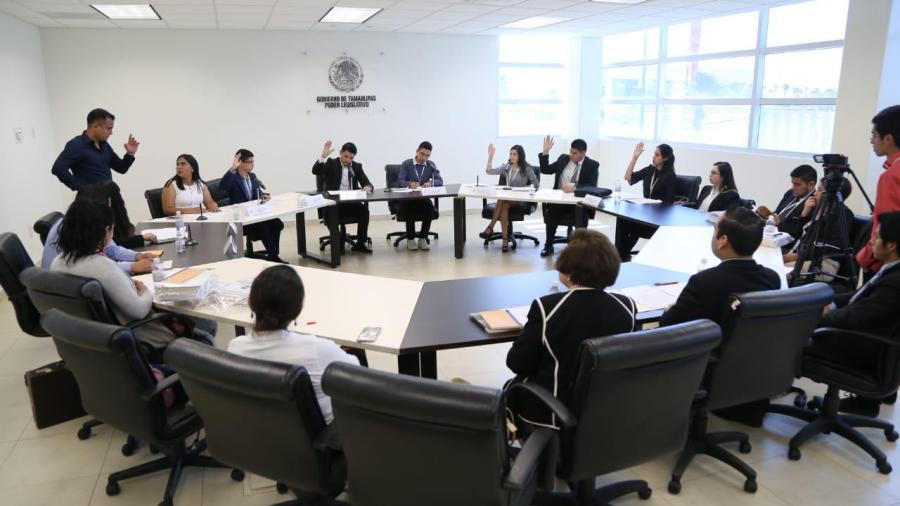 Más de 20 Iniciativas se desahogaron en las Comisiones del Segundo Parlamento de la Juventud 