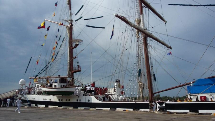 Llega buque escuela venezolano a Tampico