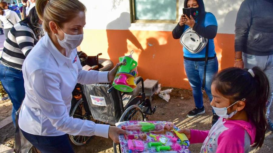 Familias de las Colonias Riberas del Bosque y Villa Florida sector B recibieron los beneficios de "DIF Reynosa en Tu Casa" 