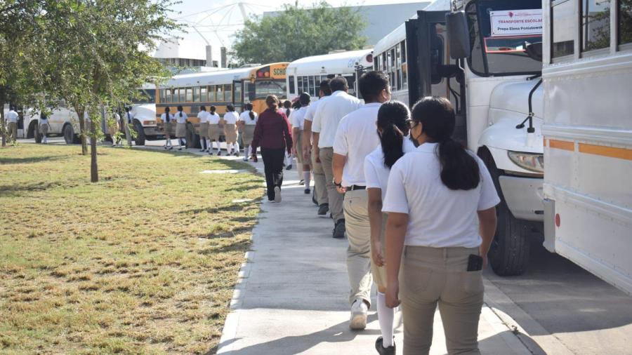 Apoya Gobierno Municipal a más de mil estudiantes con Transporte Escolar
