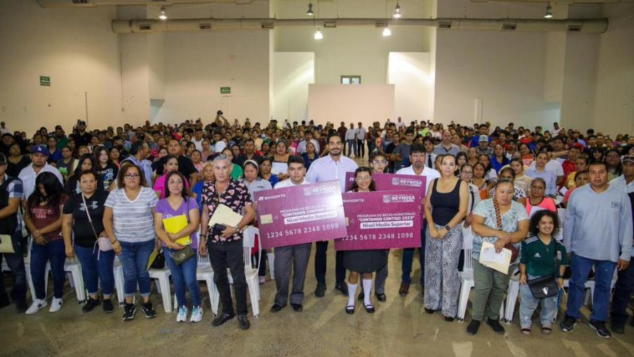 Los padres de familia marcan la diferencia en casa: Carlos Peña Ortiz