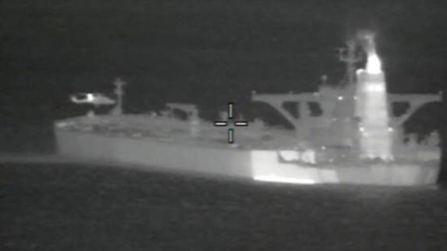 Gibraltar detiene un superpetrolero con destino a Siria