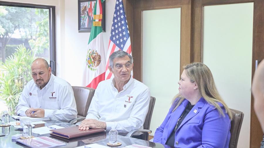 Presenta Américo a cónsul de EU en Matamoros proyectos en marcha
