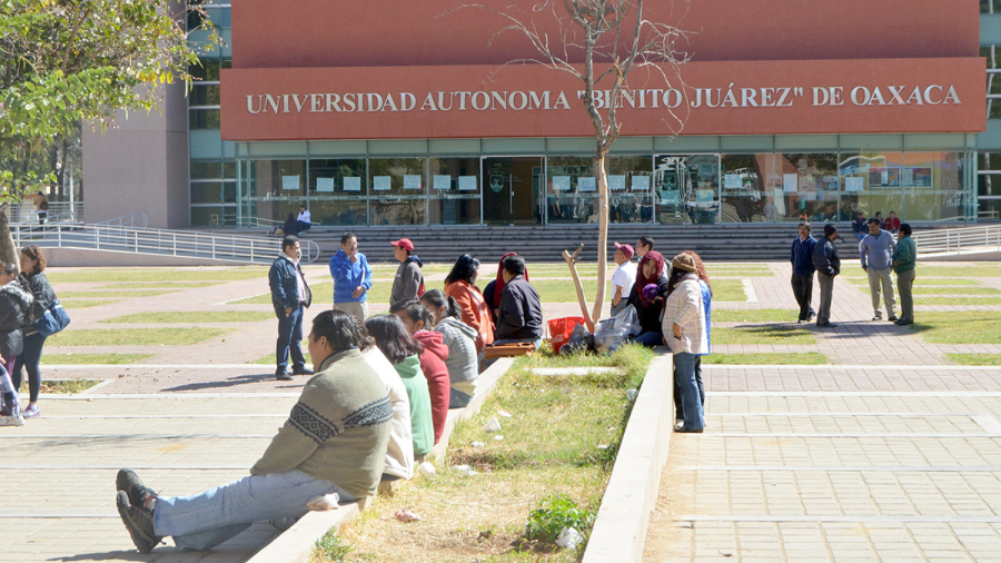 Reportan herido tras disparos en Facultad de Medicina de la UABJO