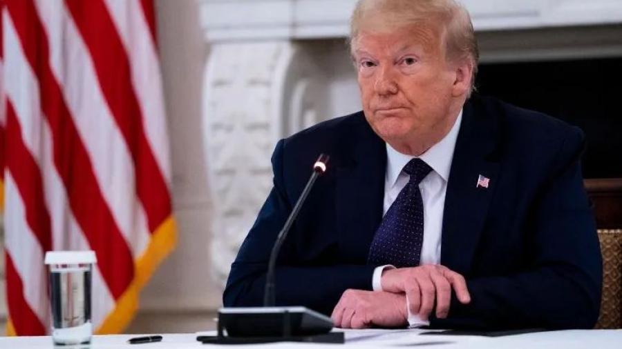 Califica Trump de “montaje” caía de un manifestante en protesta