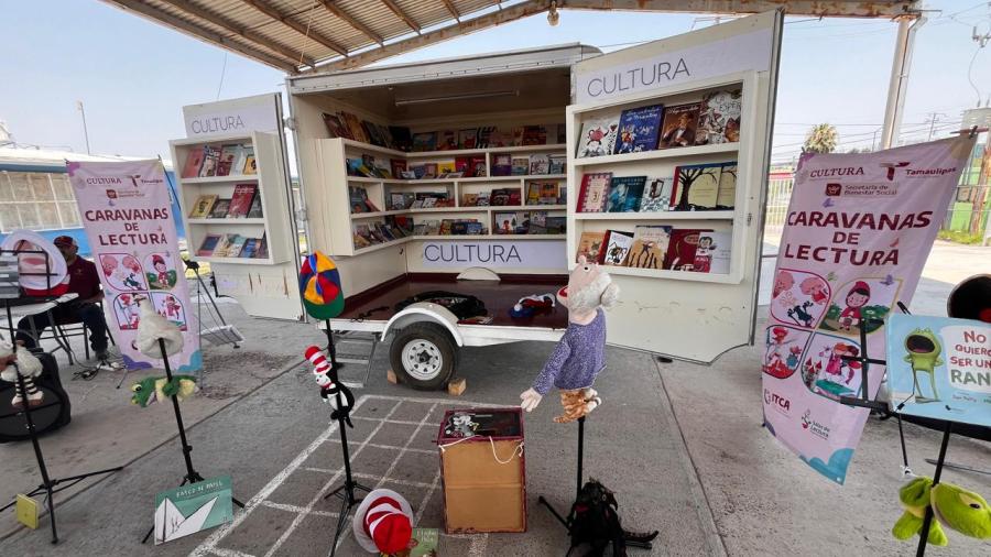 Llega el bibliobús a escuelas de Nuevo Laredo
