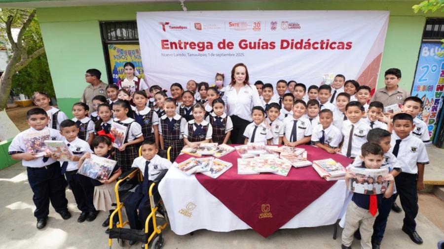 Reconocen maestros apoyo de Carmen Lilia a la educación