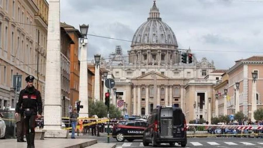 Cierran al tráfico inmediaciones del Vaticano por amenaza de bomba