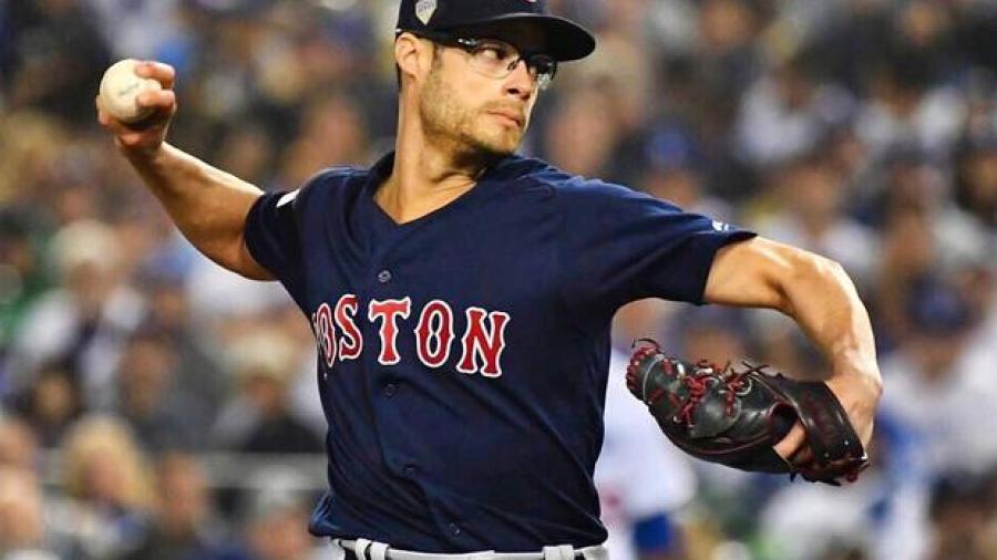 Dodgers de Los Ángeles firma a Joe Kelly