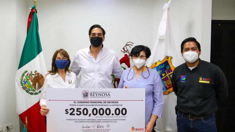 Entrega R. Ayuntamiento apoyo a Banco de Alimentos por 250 mil pesos