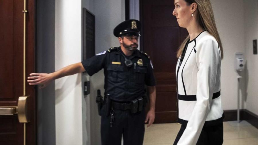 Asistente de Mike Pence testifica ante Congreso por Ucraniagate