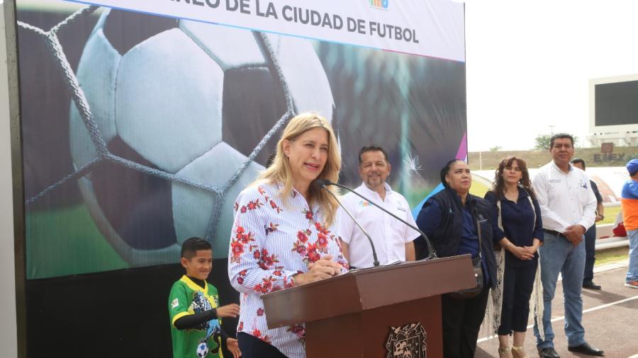 “Jugar un deporte, la mejor aportación a la paz de la ciudad”: Maki Ortiz