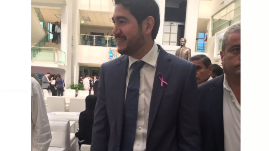 Suspensi&oacute;n de clases mediante protocolo: H&eacute;ctor Escobar